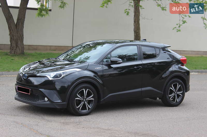 Позашляховик / Кросовер Toyota C-HR 2019 в Дніпрі