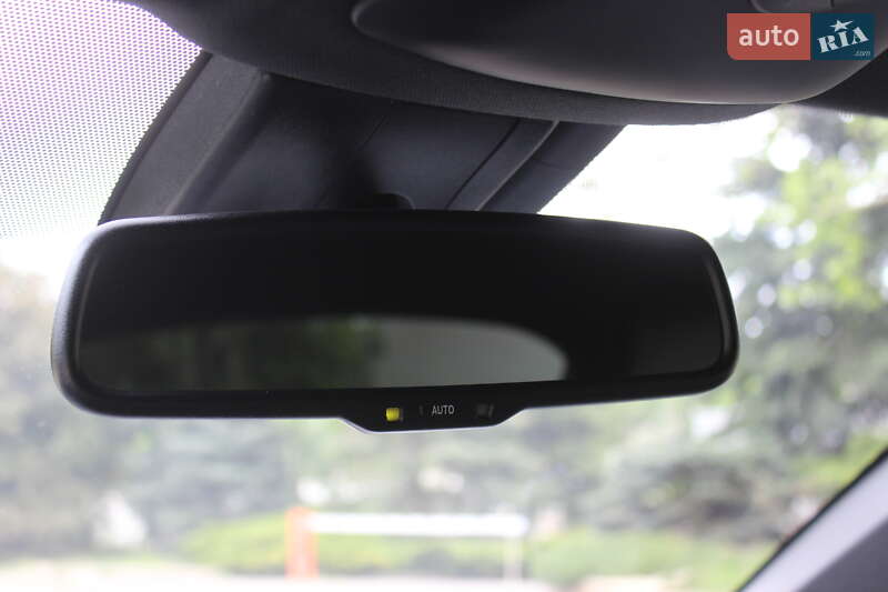 Позашляховик / Кросовер Toyota C-HR 2019 в Дніпрі