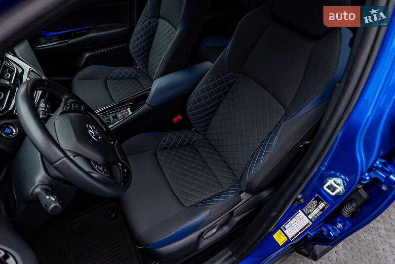 Внедорожник / Кроссовер Toyota C-HR 2020 в Киеве