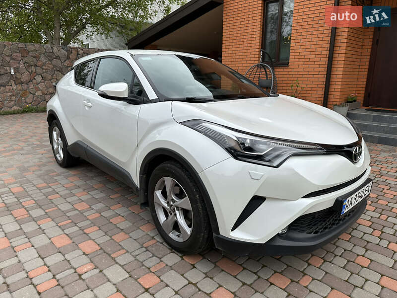 Позашляховик / Кросовер Toyota C-HR 2018 в Києві