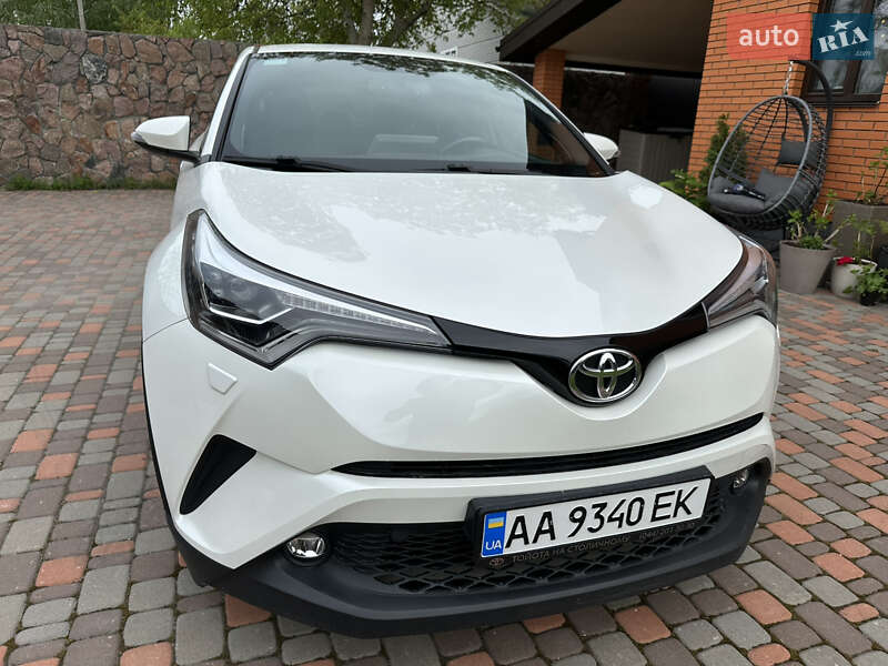 Позашляховик / Кросовер Toyota C-HR 2018 в Києві