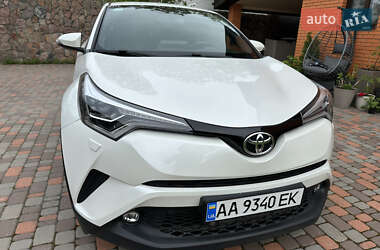 Позашляховик / Кросовер Toyota C-HR 2018 в 