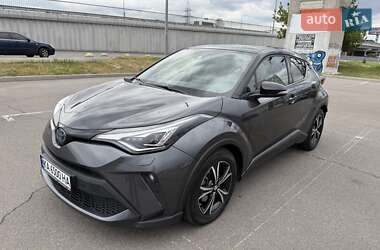 Позашляховик / Кросовер Toyota C-HR 2022 в 