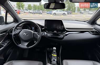 Позашляховик / Кросовер Toyota C-HR 2022 в 