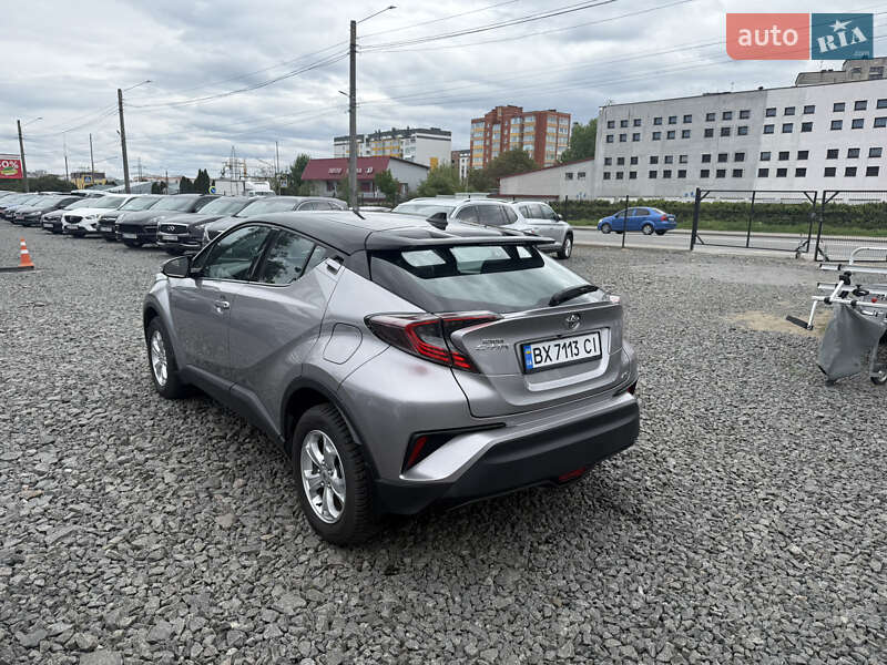 Позашляховик / Кросовер Toyota C-HR 2016 в Хмельницькому