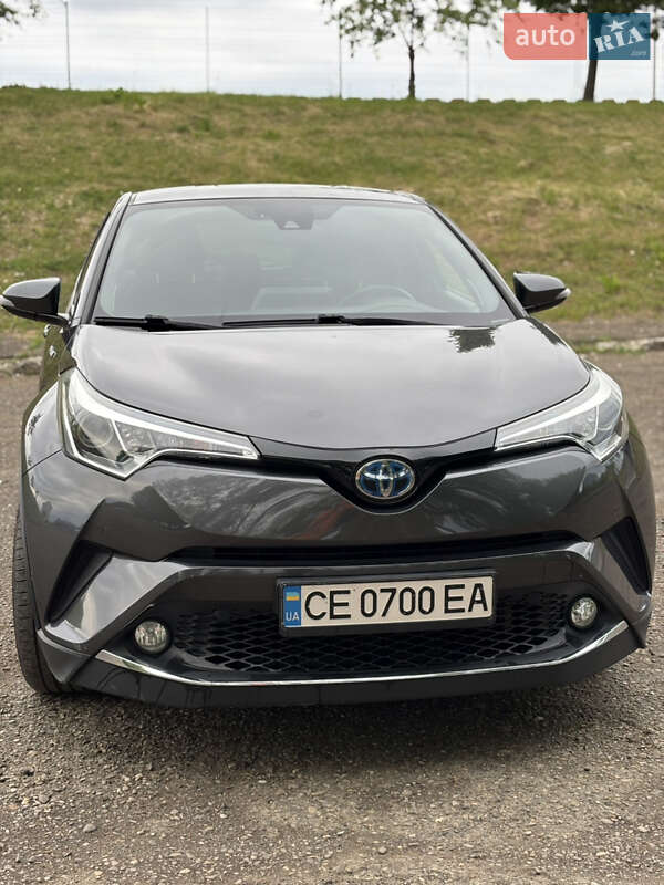 Внедорожник / Кроссовер Toyota C-HR 2016 в Черновцах