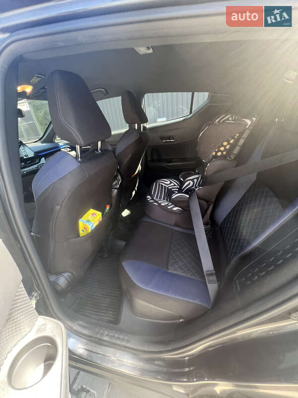 Внедорожник / Кроссовер Toyota C-HR 2020 в Хмельнике