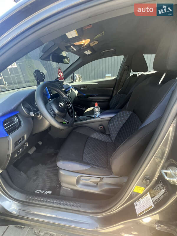 Внедорожник / Кроссовер Toyota C-HR 2020 в Хмельнике