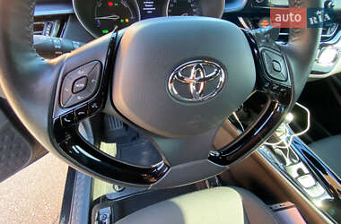 Внедорожник / Кроссовер Toyota C-HR 2020 в 