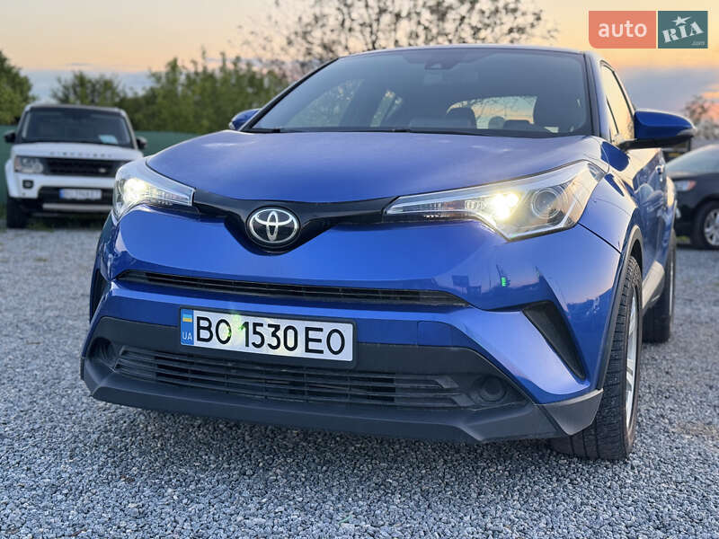 Внедорожник / Кроссовер Toyota C-HR 2019 в Тернополе