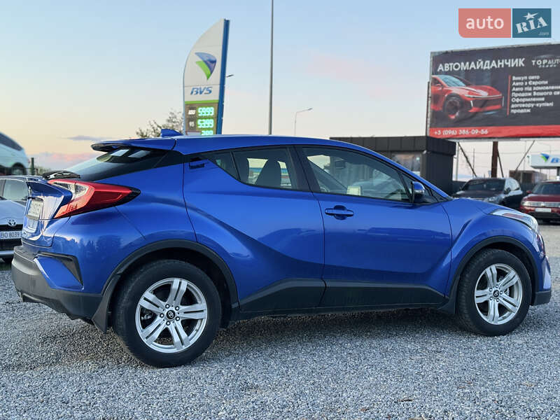 Внедорожник / Кроссовер Toyota C-HR 2019 в Тернополе