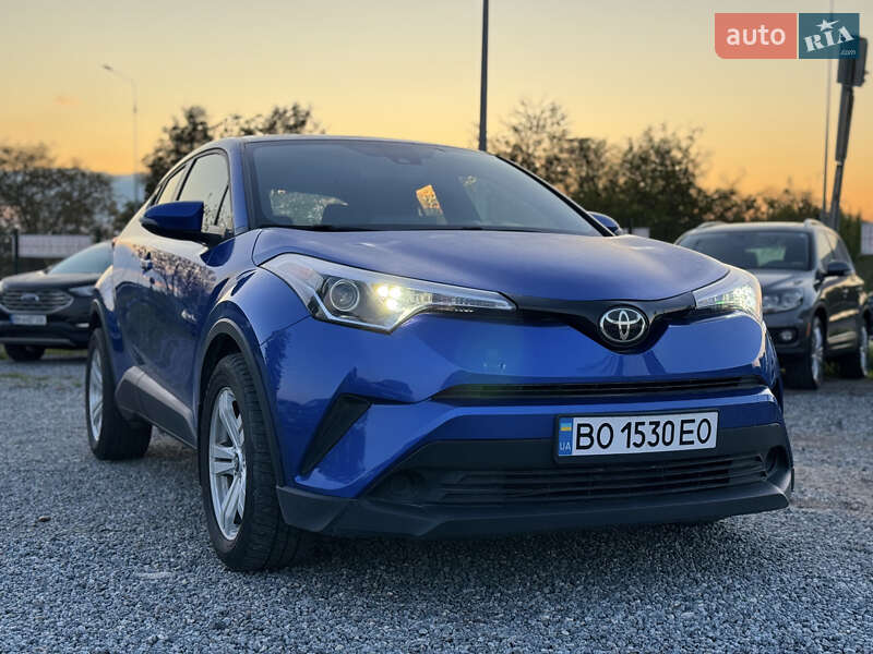 Внедорожник / Кроссовер Toyota C-HR 2019 в Тернополе