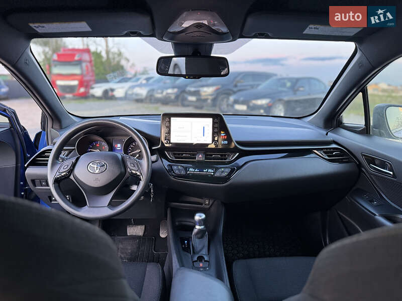 Внедорожник / Кроссовер Toyota C-HR 2019 в Тернополе