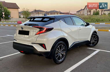 Внедорожник / Кроссовер Toyota C-HR 2019 в 
