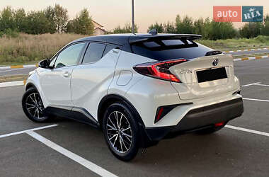 Внедорожник / Кроссовер Toyota C-HR 2019 в 
