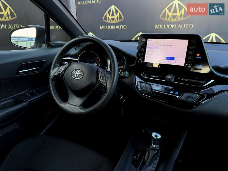 Позашляховик / Кросовер Toyota C-HR 2018 в Києві