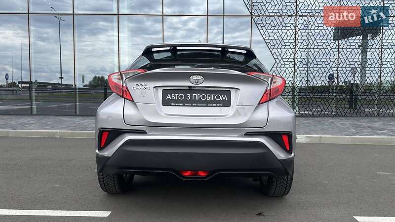 Внедорожник / Кроссовер Toyota C-HR 2019 в Киеве