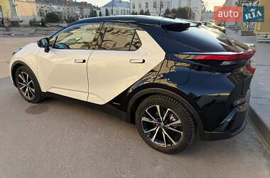 Позашляховик / Кросовер Toyota C-HR 2024 в 