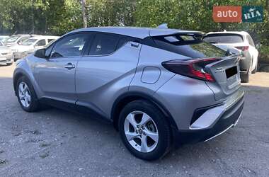 Позашляховик / Кросовер Toyota C-HR 2016 в Львові