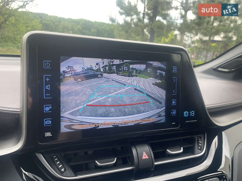 Внедорожник / Кроссовер Toyota C-HR 2018 в Ужгороде