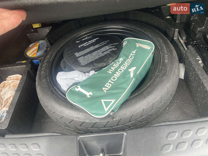 Внедорожник / Кроссовер Toyota C-HR 2018 в Ужгороде