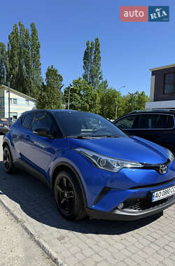 Внедорожник / Кроссовер Toyota C-HR 2019 в 