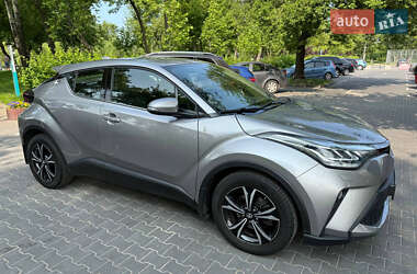 Внедорожник / Кроссовер Toyota C-HR 2021 в 