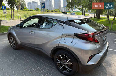 Внедорожник / Кроссовер Toyota C-HR 2021 в 