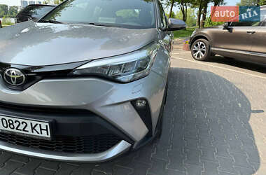 Внедорожник / Кроссовер Toyota C-HR 2021 в 