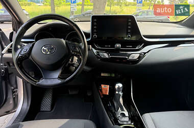 Внедорожник / Кроссовер Toyota C-HR 2021 в 