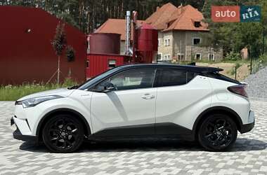 Внедорожник / Кроссовер Toyota C-HR 2018 в 