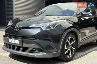Позашляховик / Кросовер Toyota C-HR 2018 в 