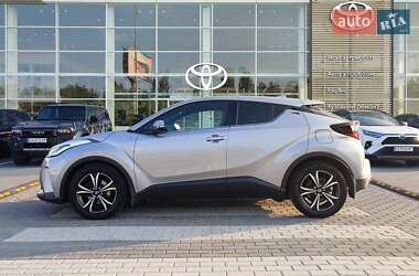 Внедорожник / Кроссовер Toyota C-HR 2020 в 