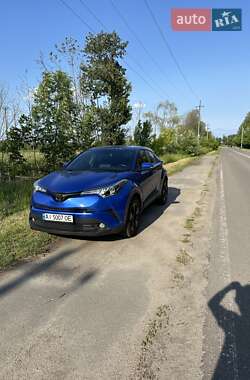 Внедорожник / Кроссовер Toyota C-HR 2019 в Ирпене