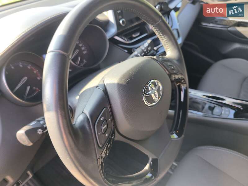 Внедорожник / Кроссовер Toyota C-HR 2020 в Одессе