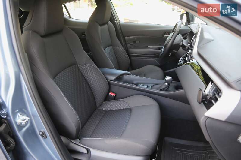 Внедорожник / Кроссовер Toyota C-HR 2022 в Киеве