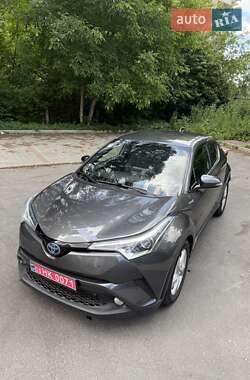 Позашляховик / Кросовер Toyota C-HR 2018 в Тернополі