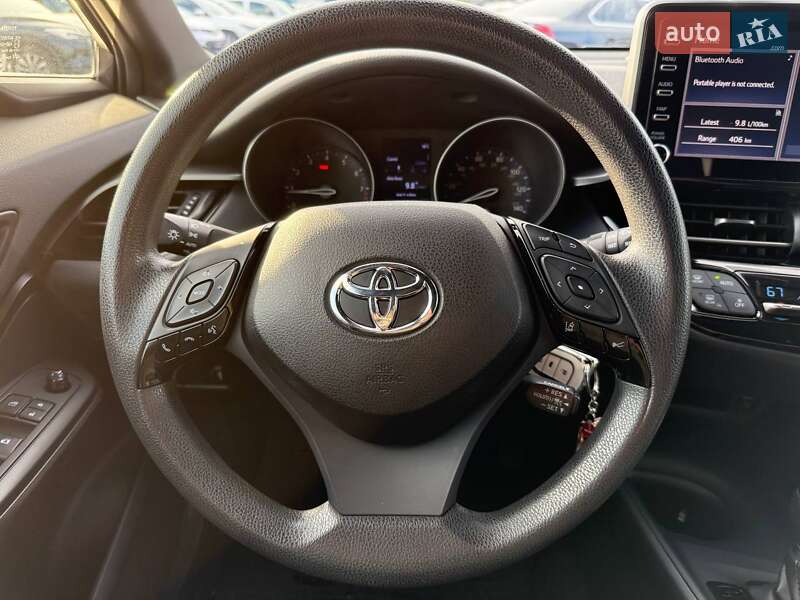 Внедорожник / Кроссовер Toyota C-HR 2019 в Киеве