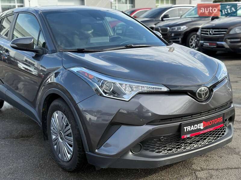 Внедорожник / Кроссовер Toyota C-HR 2019 в Киеве