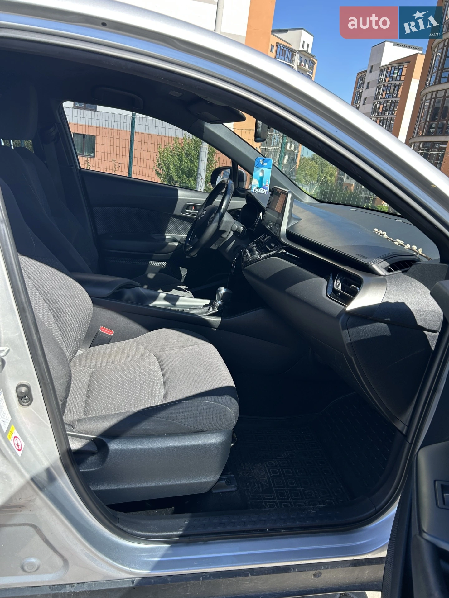 2016 Toyota C-HR - мініатюра 12