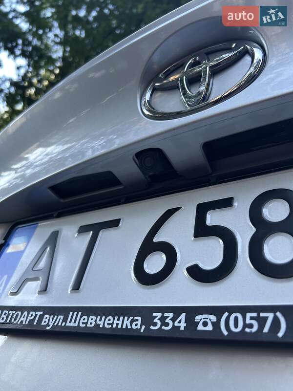 Позашляховик / Кросовер Toyota C-HR 2016 в Городенці