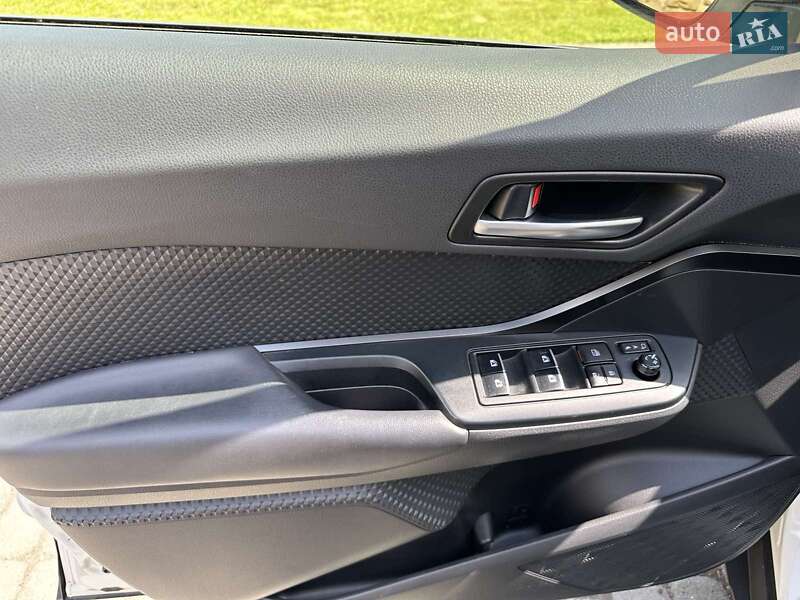 Внедорожник / Кроссовер Toyota C-HR 2018 в Львове фото 8 Внедорожник / Кроссовер Toyota C-HR 2018 в Львове
