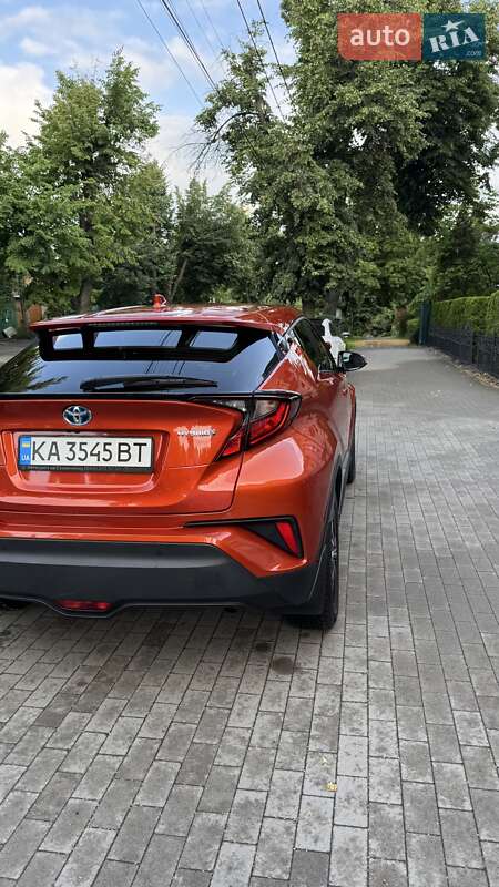 Внедорожник / Кроссовер Toyota C-HR 2020 в Киеве