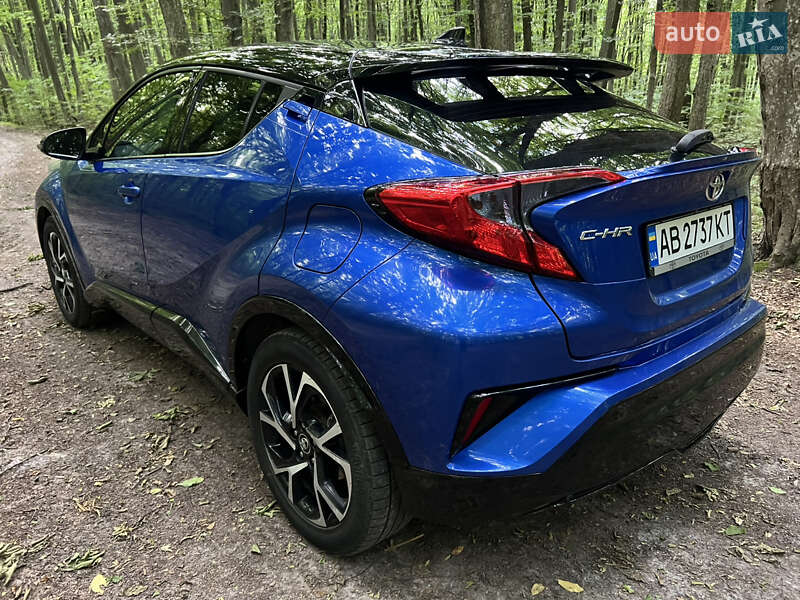Позашляховик / Кросовер Toyota C-HR 2017 в Вінниці