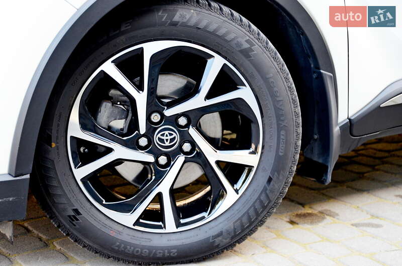 Внедорожник / Кроссовер Toyota C-HR 2018 в Ивано-Франковске