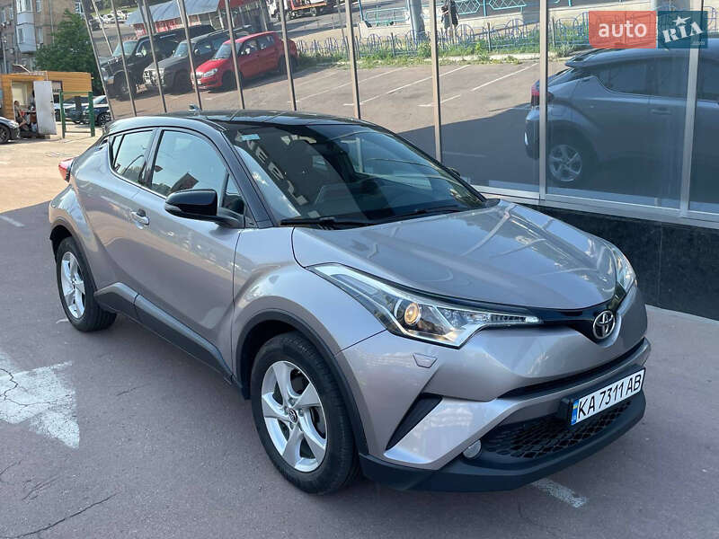 Внедорожник / Кроссовер Toyota C-HR 2018 в Киеве