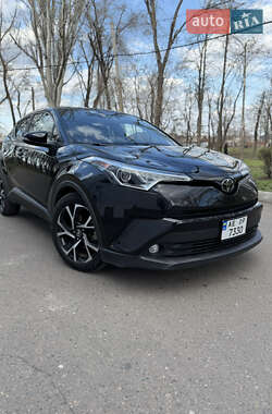 Внедорожник / Кроссовер Toyota C-HR 2018 в 