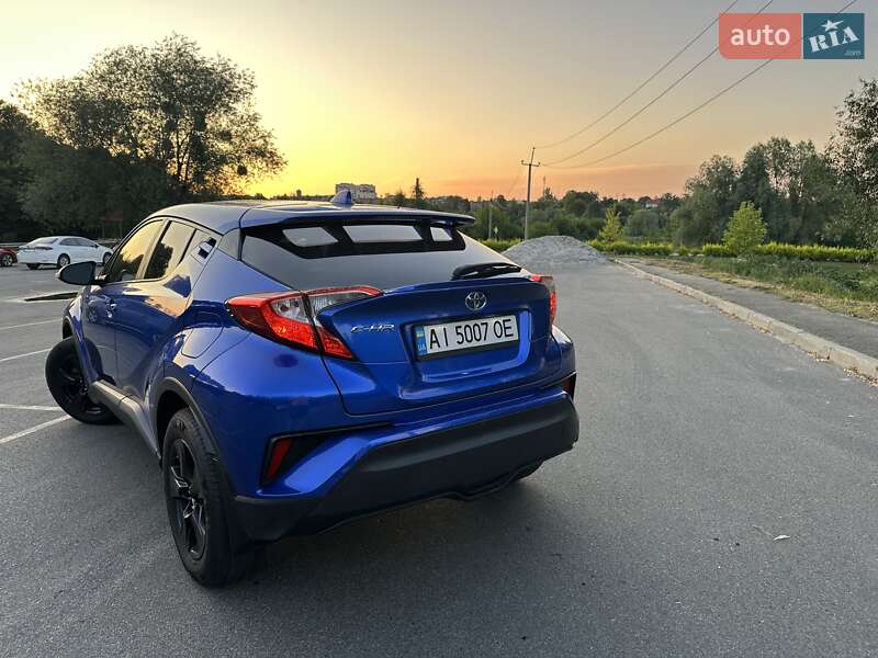 Позашляховик / Кросовер Toyota C-HR 2019 в Києві