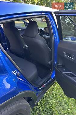 Внедорожник / Кроссовер Toyota C-HR 2019 в 