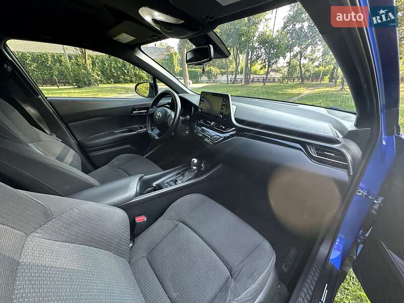 Позашляховик / Кросовер Toyota C-HR 2019 в Києві